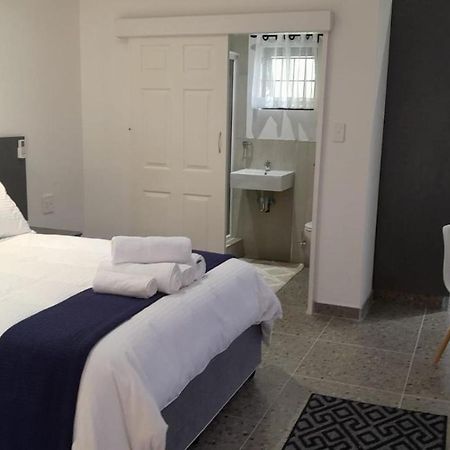 The Wishing Well Guest House Self-Catering Port Edward Exterior photo